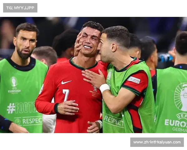 C罗昨晚精彩表现全程回放引领球迷热潮，重温绝美进球瞬间