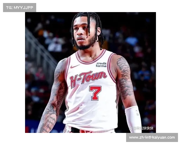 波杰姆斯基精准三分对抗申京 展现出色投篮与对位技巧 波杰姆斯基精准三分对抗申京 展现出色投篮与对位技巧